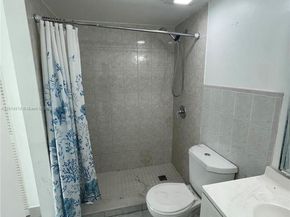 4719 NW 7th St 10911, Miami FL 33126