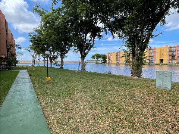 4719 NW 7th St 10911, Miami FL 33126