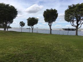 4719 NW 7th St 10911, Miami FL 33126