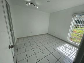 4719 NW 7th St 10911, Miami FL 33126