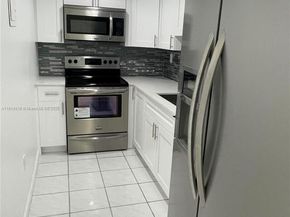 4719 NW 7th St 10911, Miami FL 33126