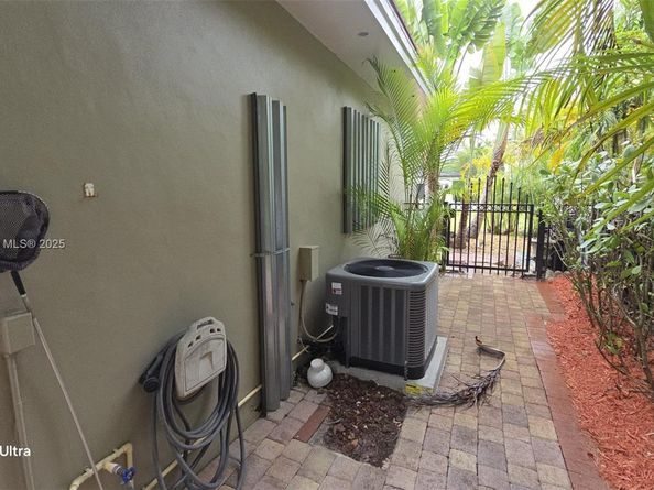 1435 Blue Rd, Coral Gables FL 33146