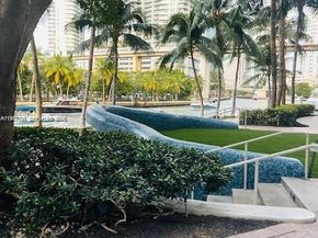 185 SW 7th St 1605, Miami FL 33130