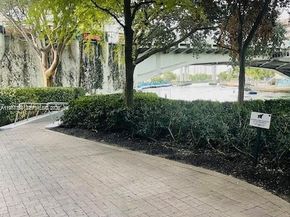 185 SW 7th St 1605, Miami FL 33130