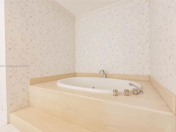 1234 NE 96th St, Miami Shores FL 33138