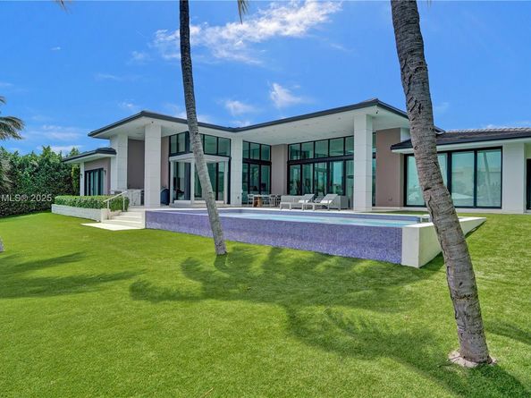 1651 Diplomat Pkwy, Hallandale Beach FL 33009