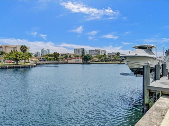 1651 Diplomat Pkwy, Hallandale Beach FL 33009