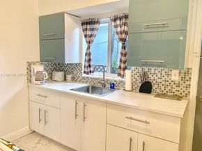 2 NE 45th St, Miami FL 33137