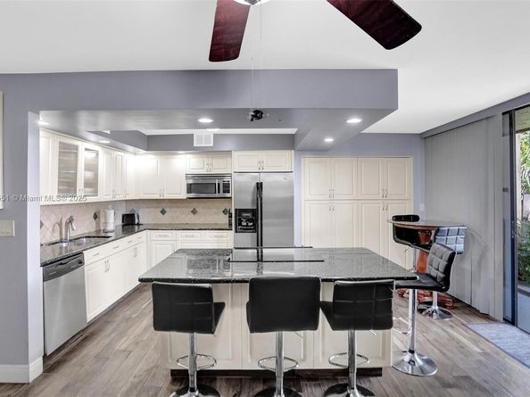 20533 NE 6th Ct, Miami FL 33179