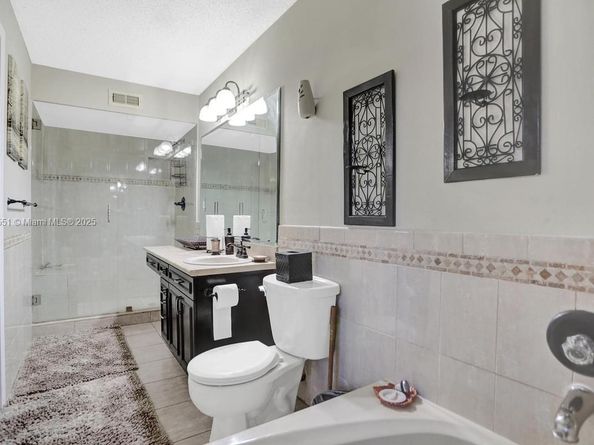 20533 NE 6th Ct, Miami FL 33179