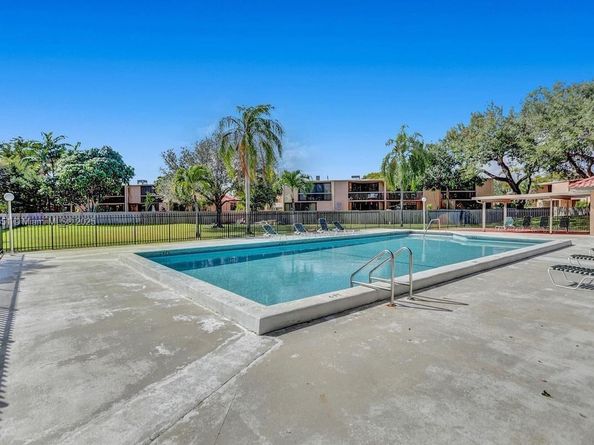 20533 NE 6th Ct, Miami FL 33179