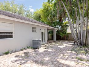 10121 NW 51st Ln, Doral FL 33178