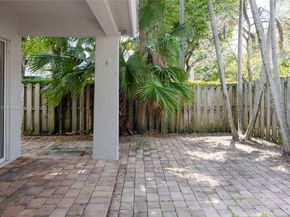 10121 NW 51st Ln, Doral FL 33178