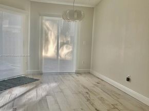 10121 NW 51st Ln, Doral FL 33178
