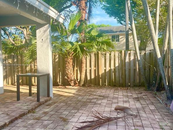 10121 NW 51st Ln, Doral FL 33178