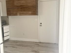 10121 NW 51st Ln, Doral FL 33178
