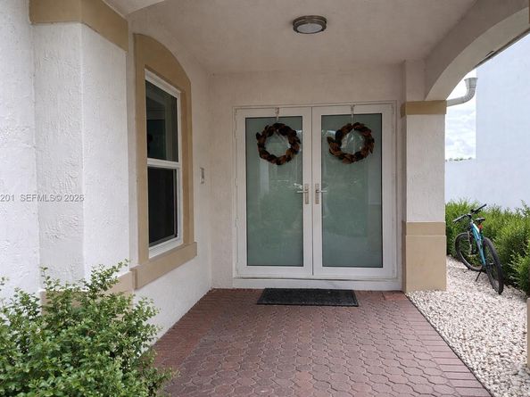 6301 NW 109th Ave, Doral FL 33178