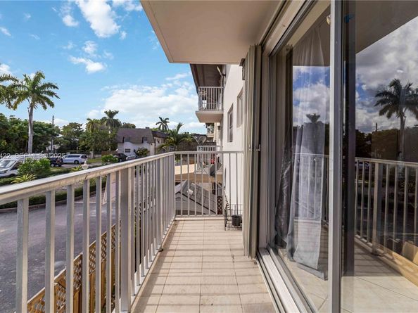 8475 SW 94th St 217E, Miami FL 33156