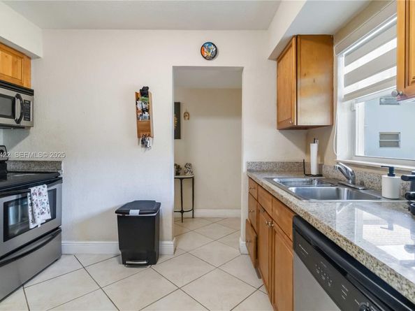 8475 SW 94th St 217E, Miami FL 33156