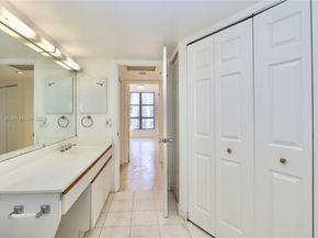 3500 Mystic Pointe Dr 1207, Aventura FL 33180