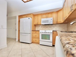 3500 Mystic Pointe Dr 1207, Aventura FL 33180