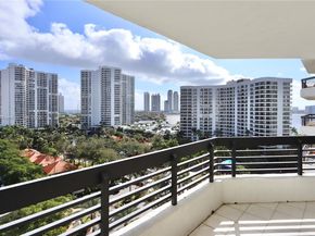 3500 Mystic Pointe Dr 1207, Aventura FL 33180