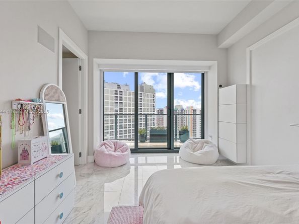 1451 Brickell Ave 2802, Miami FL 33131