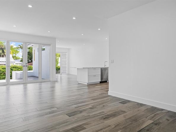 1508 SW 15th St, Miami FL 33145