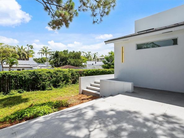 1508 SW 15th St, Miami FL 33145