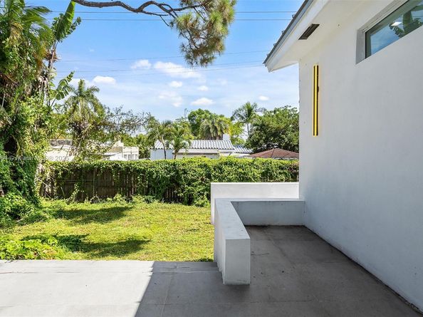 1508 SW 15th St, Miami FL 33145