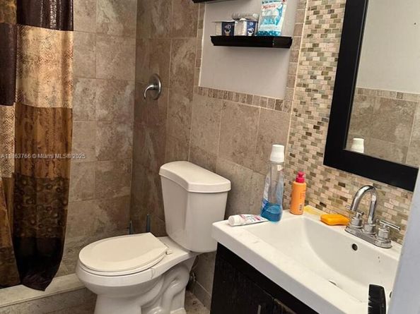 11208 SW 67th Ter, Miami FL 33173