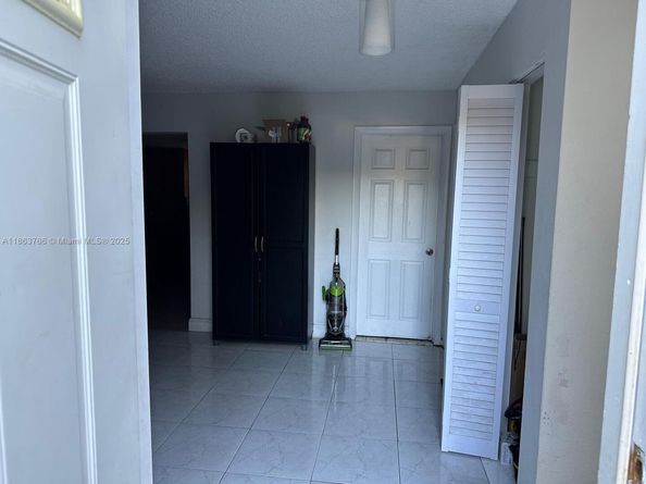 11208 SW 67th Ter, Miami FL 33173