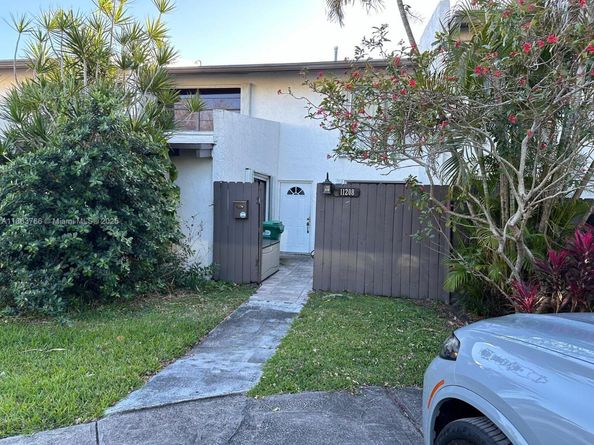 11208 SW 67th Ter, Miami FL 33173