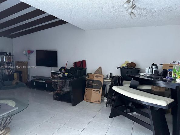 11208 SW 67th Ter, Miami FL 33173