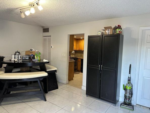 11208 SW 67th Ter, Miami FL 33173