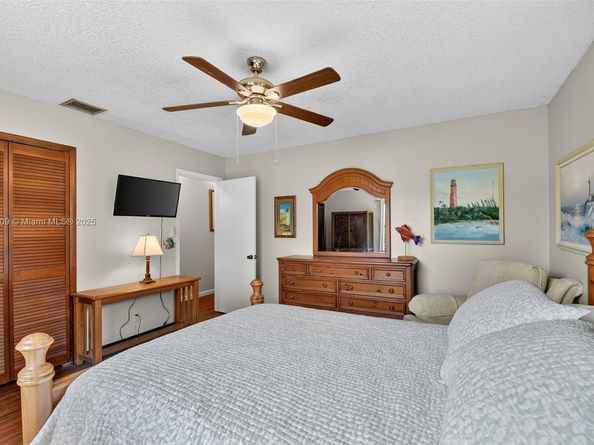 9435 El Paso Dr, Lake Worth FL 33467