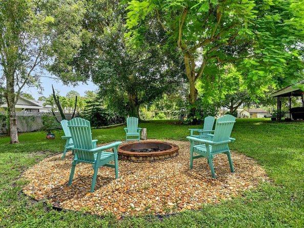 9435 El Paso Dr, Lake Worth FL 33467