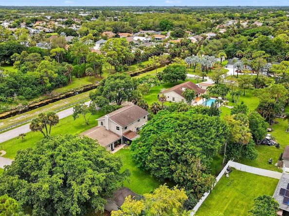 9435 El Paso Dr, Lake Worth FL 33467