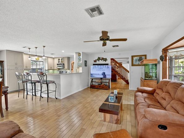 9435 El Paso Dr, Lake Worth FL 33467
