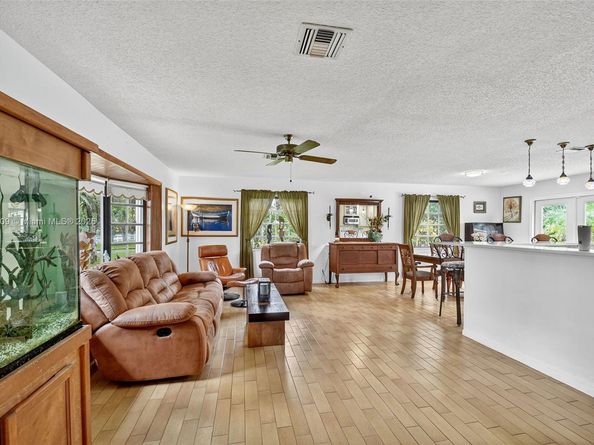 9435 El Paso Dr, Lake Worth FL 33467