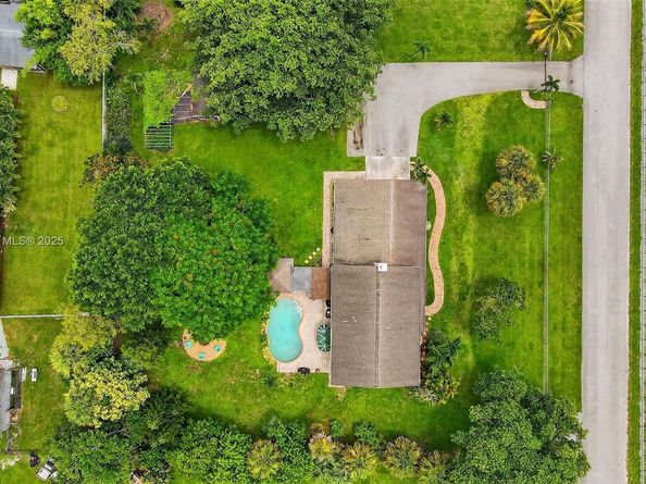 9435 El Paso Dr, Lake Worth FL 33467