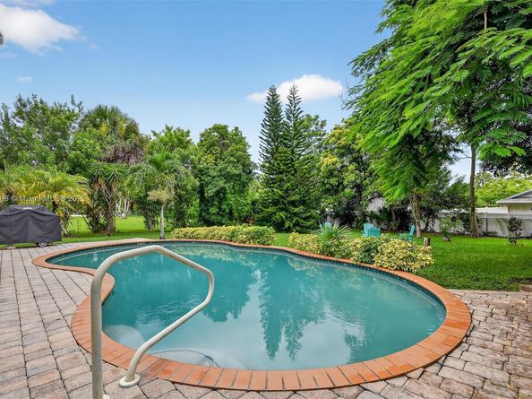 9435 El Paso Dr, Lake Worth FL 33467