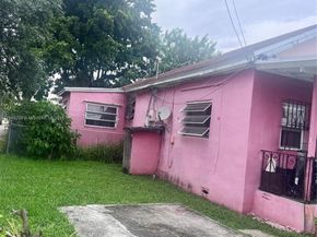 3099 NW 51st St, Miami FL 33142