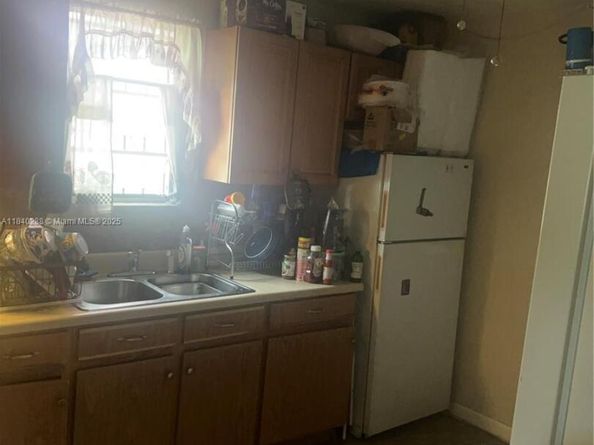 3099 NW 51st St, Miami FL 33142
