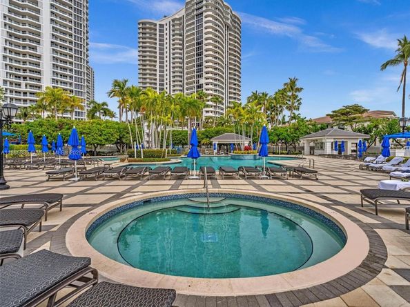 21200 Point Pl 1503, Aventura FL 33180