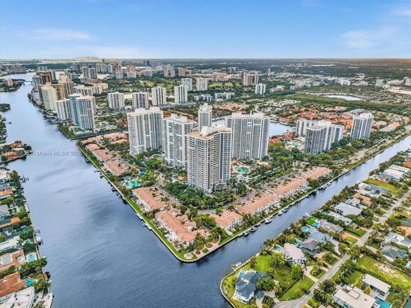 21200 Point Pl 1503, Aventura FL 33180
