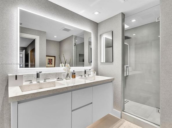 21200 Point Pl 1503, Aventura FL 33180