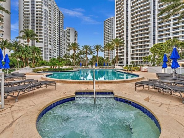 21200 Point Pl 1503, Aventura FL 33180