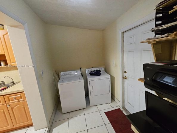 6544 NW 6th Ave, Miami FL 33150