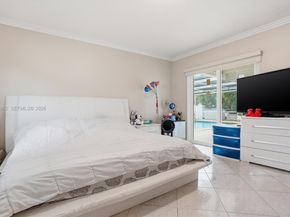 5518 Mckinley St, Hollywood FL 33021